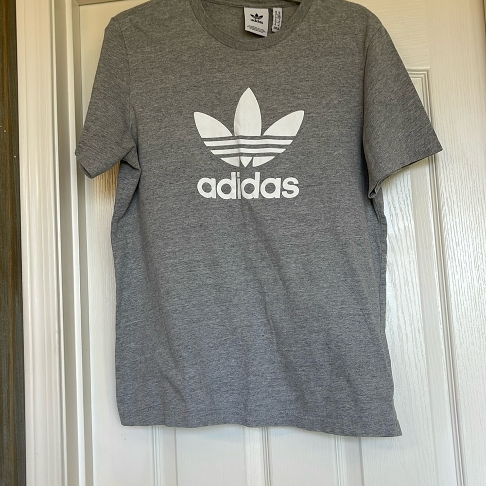 Men’s Adidas T-shirt, gray size medium